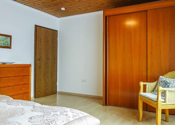 Appartement Awesome In *